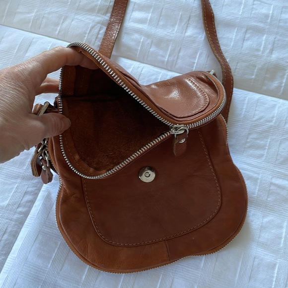 Italian leather crossbody bag - Picture 2 of 9